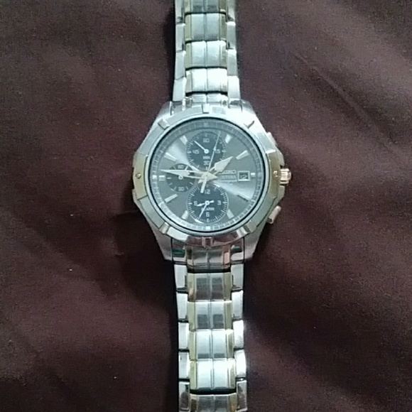 seiko chronograph 100m silver and gold